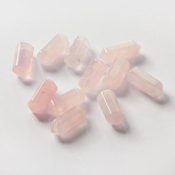 Kryształ górski różowy zawieszka grot 19-21mm