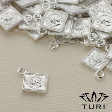 Zawieszka romb Królowa Elżbieta II 13mm