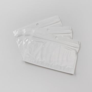 Woreczek z zamknięciem strunowym z białym tłem 10x14cm