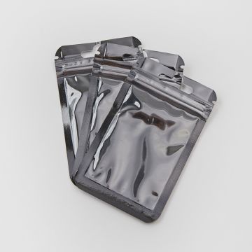 Woreczek z zamknięciem strunowym z czarnym tłem 10x6cm