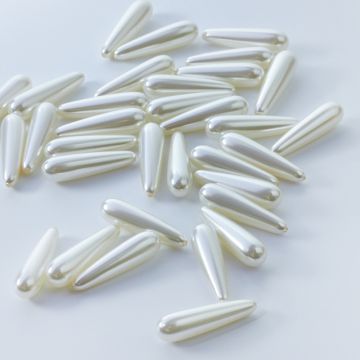 Perły ceramiczne łezka do kolczyków 30x8mm biała