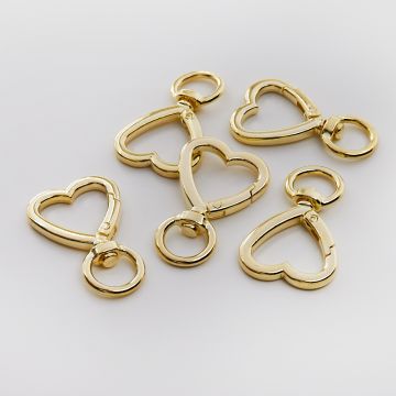 Ozdobny karabińczyk serce w kolorze złotym 4cm