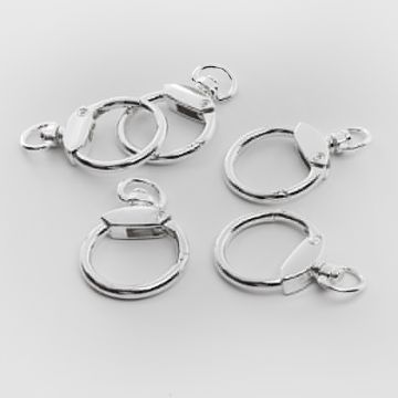 Ozdobny karabińczyk koło w kolorze srebrnym 4,5cm