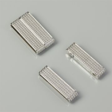 Zapięcie magnetyczne w kolorze srebrnym 38x20mm