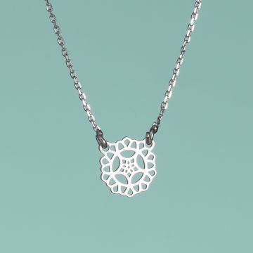 Naszyjnik rodowany z zawieszką gwiazdką w kółku AG925 42 cm