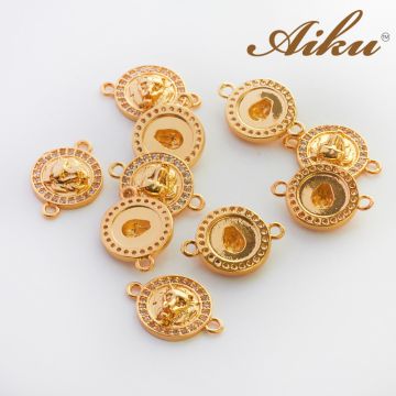 Łącznik koło z głową lwa z cyrkoniami złocona 13mm