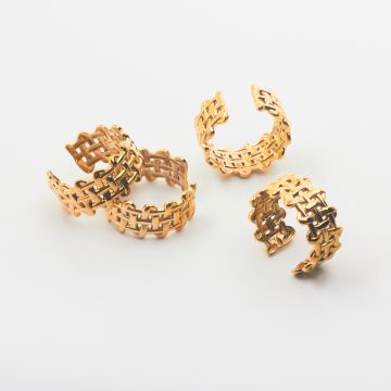 Pierścionek ze stali chirurgicznej regulowany plecionka w kolorze złotym 21mm