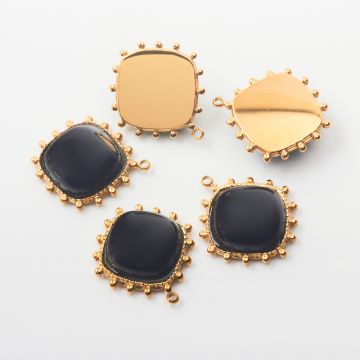 Zawieszka kwadrat ze stali chirurgicznej z onyksem w kolorze złotym 21,5mm