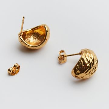 Kolczyki ze stali chirurgicznej półkole gniecione w kolorze złotym 16mm PVD