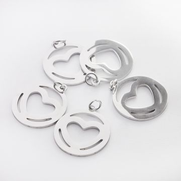 Zawieszka ze stali chirurgicznej serce w kółku w kolorze srebrnym 20mm