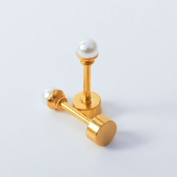 Kolczyki z perłami ze stali chirurgicznej w kolorze złotym 3mm