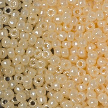 Koraliki TOHO Round 6/0 Ceylon Lt Ivory