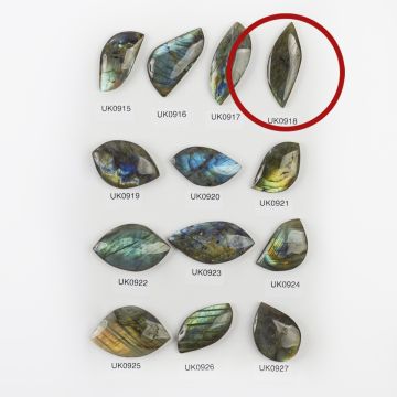 Labradoryt kaboszon nieregularny 44,5mm