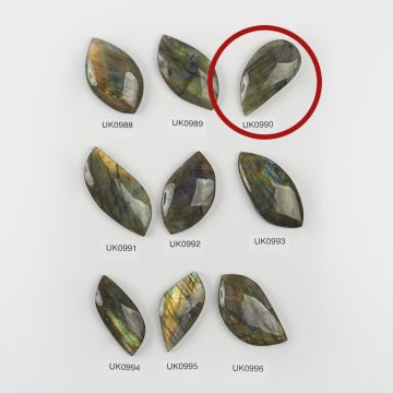 Labradoryt kaboszon nieregularny 43mm