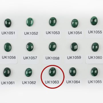 Malachit naturalny kaboszon owal 10,2mm