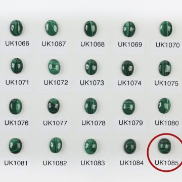 Malachit naturalny kaboszon owal 10,2mm