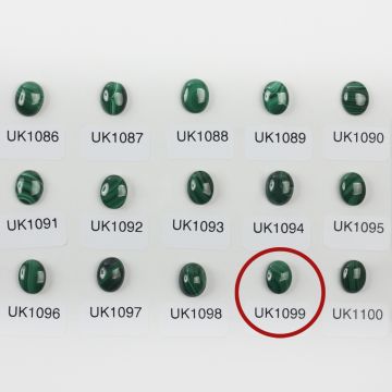 Malachit naturalny kaboszon owal 9,9mm