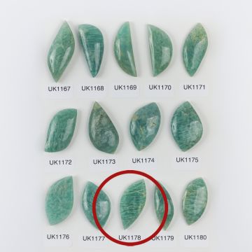 Amazonit kaboszon nieregularny 37mm