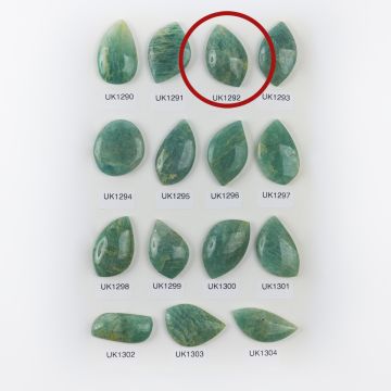 Amazonit kaboszon nieregularny 36mm