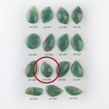 Amazonit kaboszon nieregularny 33mm