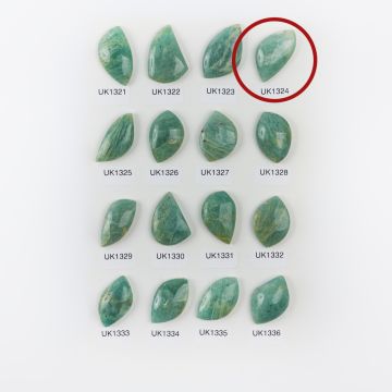 Amazonit kaboszon nieregularny 32,5mm