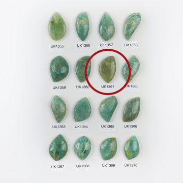 Amazonit kaboszon nieregularny 32,5mm