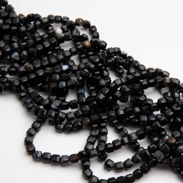 Sardonyks kostka fasetowana 5mm