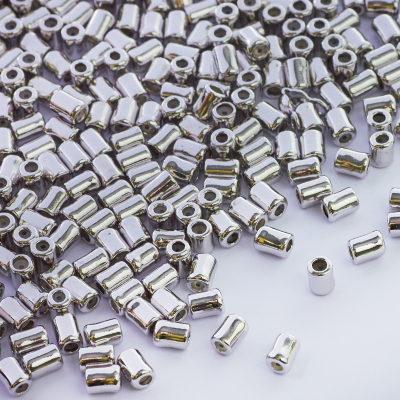 Zapięcie stoper z silikonem do cienkich sznureczków walec srebrny 4x3mm