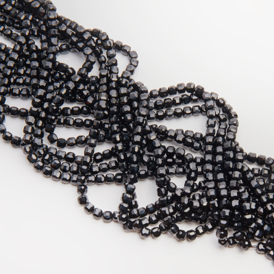 Onyks kostka fasetowana 5mm