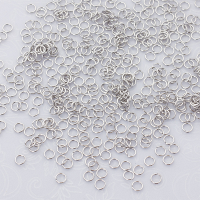 Kółeczka zaciskowe ze stali chirurgicznej w kolorze srebrnym 4x0,6mm