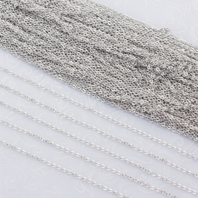 Łańcuszek płaski owal ze stali chirurgicznej w kolorze srebrnym 1x1,5mm