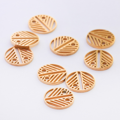 Mini zawieszka ze stali szlachetnej celebrytka kółko wycinane w kolorze złotym 8,5mm