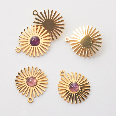 Zawieszka ze stali chirurgicznej słoneczko z ametystem w kolorze złotym 14mm