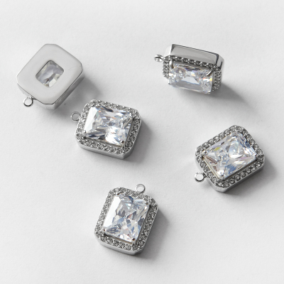 Zawieszka ze stali chirurgicznej prostokąt z wielką cyrkonią w kolorze srebrnym 16,5x12mm