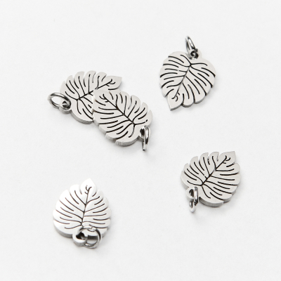 Zawieszka ze stali chirurgicznej liść monstery w kolorze srebrnym 10,5mm