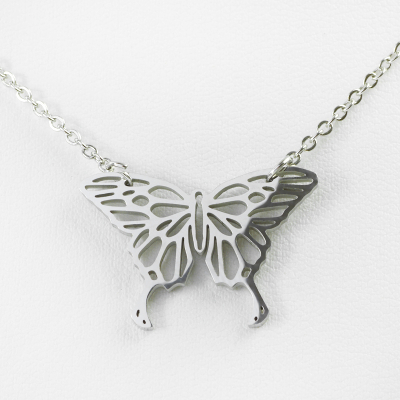 Naszyjnik ze stali chirurgicznej motyl w kolorze srebrnym 47cm