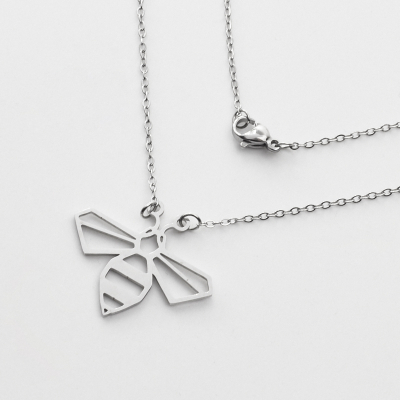 Naszyjnik ze stali chirurgicznej 45cm ćma ażurowa w kolorze srebrnym 45cm