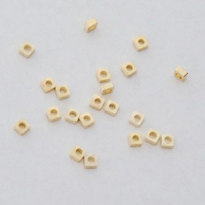 Przekładka kwadracik z mosiądzu 2x1mm
