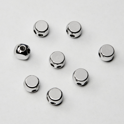 Zapięcie silikonowe do cienkich sznureczk&oacute;w i nitek z mosiądzu 6x4mm