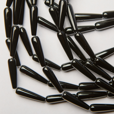 Onyks łezka gładka 8x30mm