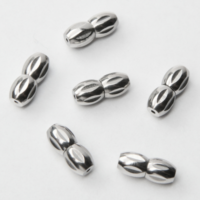 Zapięcie skręcane nacinane ze stali szlachetnej w kolorze srebrnym 11,5x4,5mm