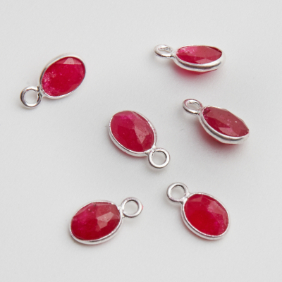 Srebrna zawieszka rubin fasetowany owal w okuciu AG925 6,5x5mm