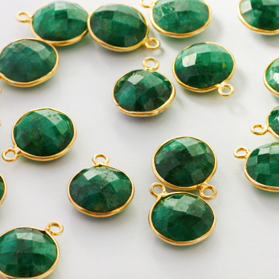 Nefryt krążek fasetowany w okuciu pozłacanym AG925 12mm