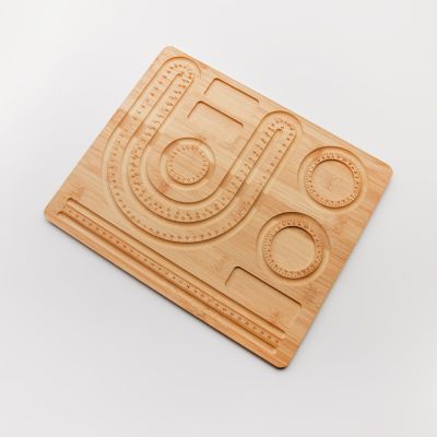 Drewniana tablica do projektowania wielu naszyjnik&oacute;w 35x28,5cm